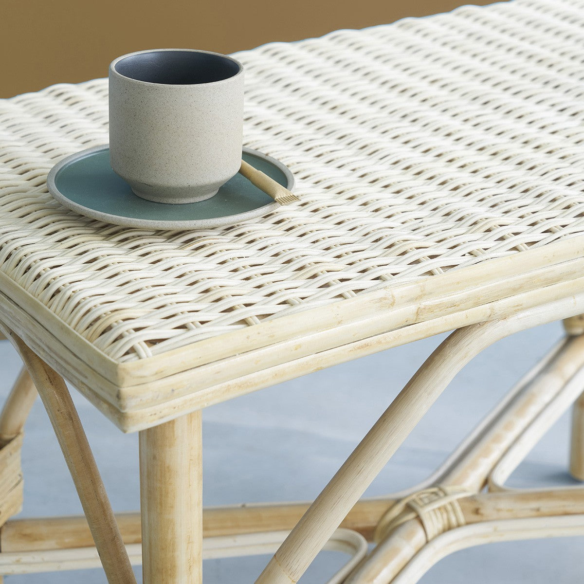 ALBANE - Tavolino in rattan naturale