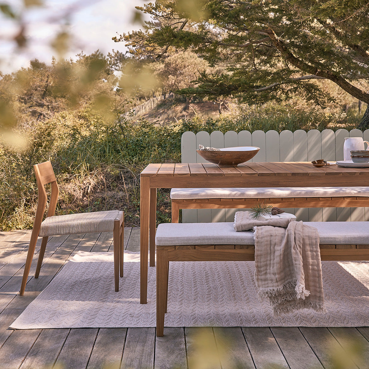 BARI - Set di mobili da giardino in teak massello 6/8 pers. con cuscini