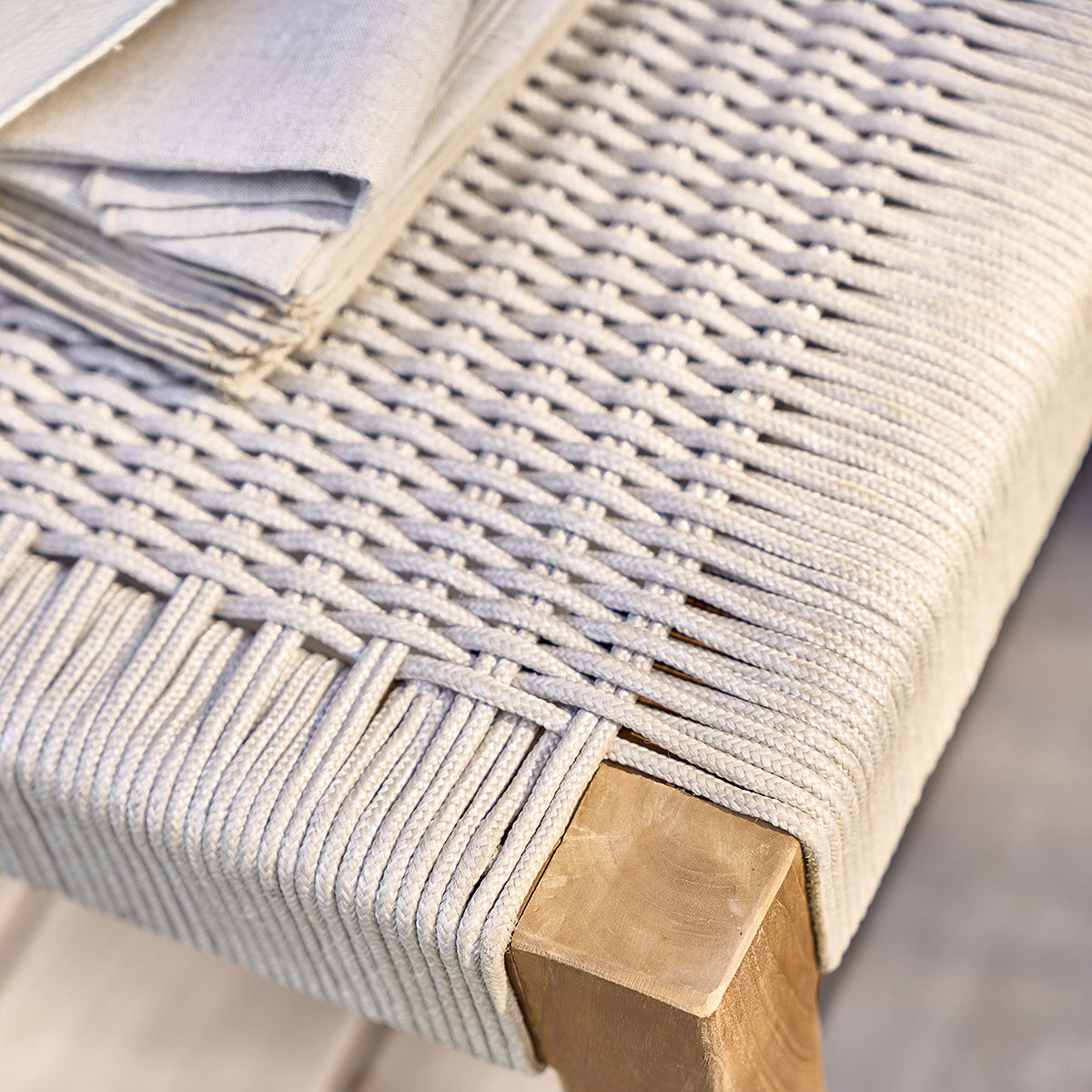 LIVIE - Panca da giardino in teak massello e corda beige