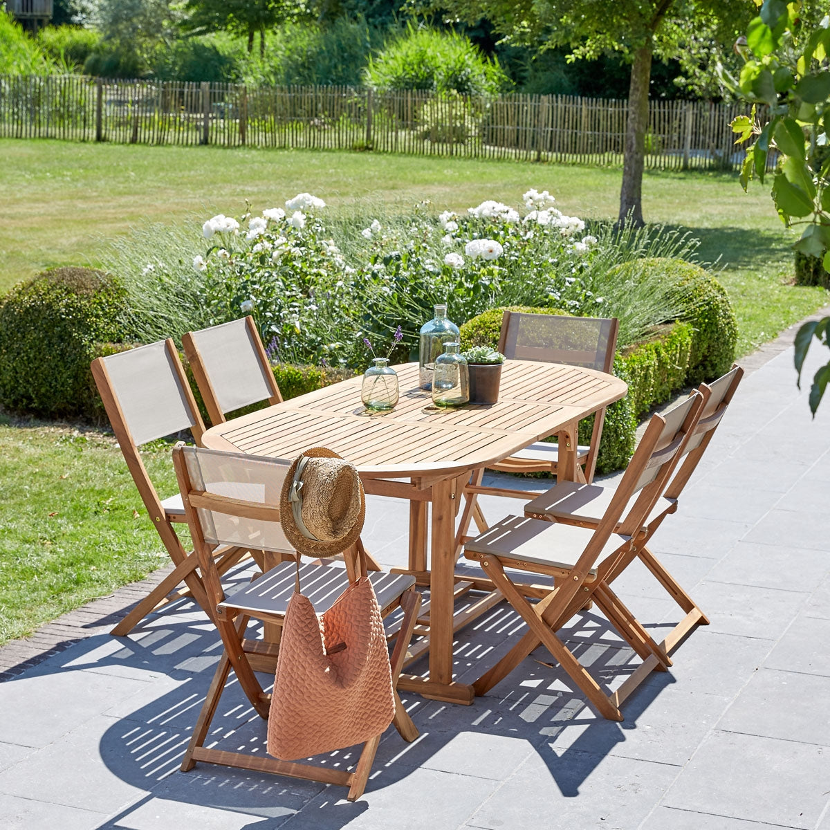 HANOÏ - Set di mobili da giardino in legno di acacia massello e textilene grigio 6/8 pers.