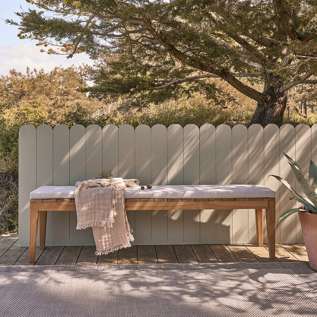 BARI - Panchina da giardino in teak massello 180 cm con cuscino