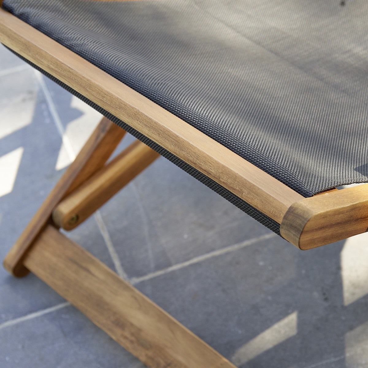 HANOÏ - Sedia a sdraio nera in acacia massello e textilene