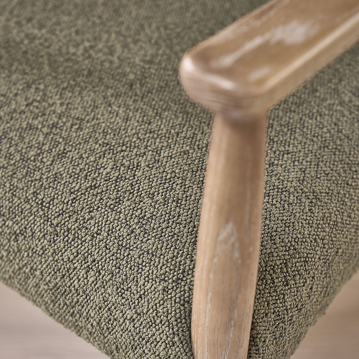 LUISA - Sedia in rovere e tessuto bouclé kaki