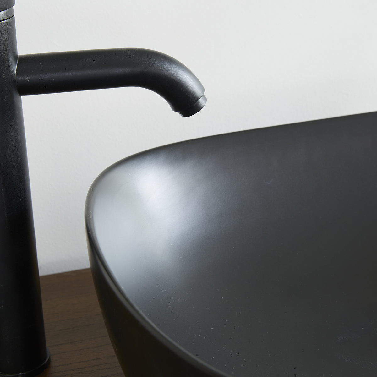 IRIS - Lavabo ovale in ceramica nera 49,5 cm