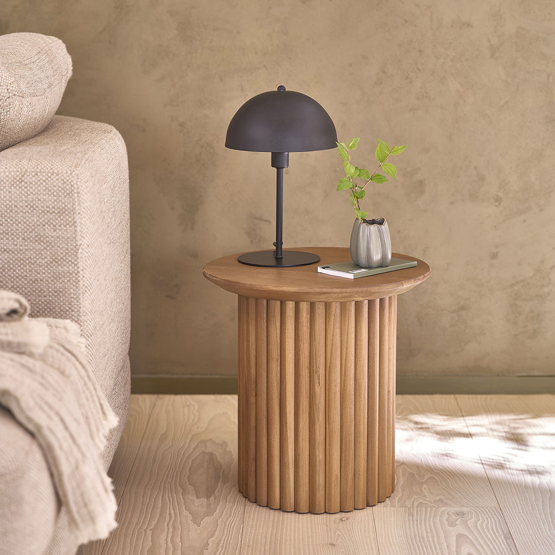 COLINE - Tavolino in teak massello rotondo